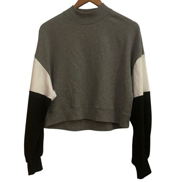 Hollister NWT Black White &Grey Boxy Color Block Pullover Sweater Small - Picture 1 of 8